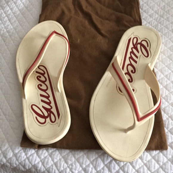 Gucci beach/pool slippers - Picture 2 of 5